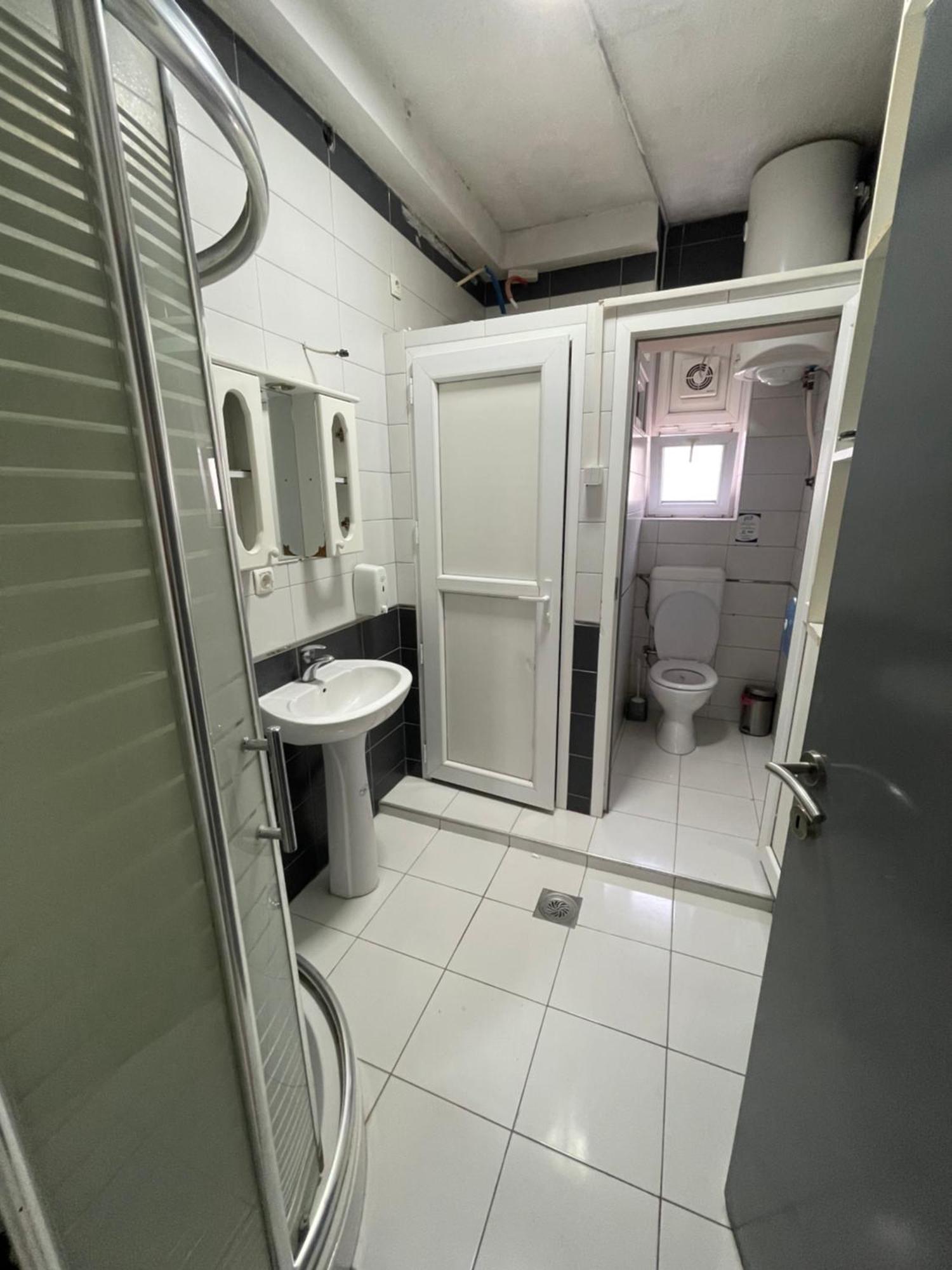 Newborn Comfort Hostel The Biggest Hostel Of Town With Best Location Приштина Экстерьер фото